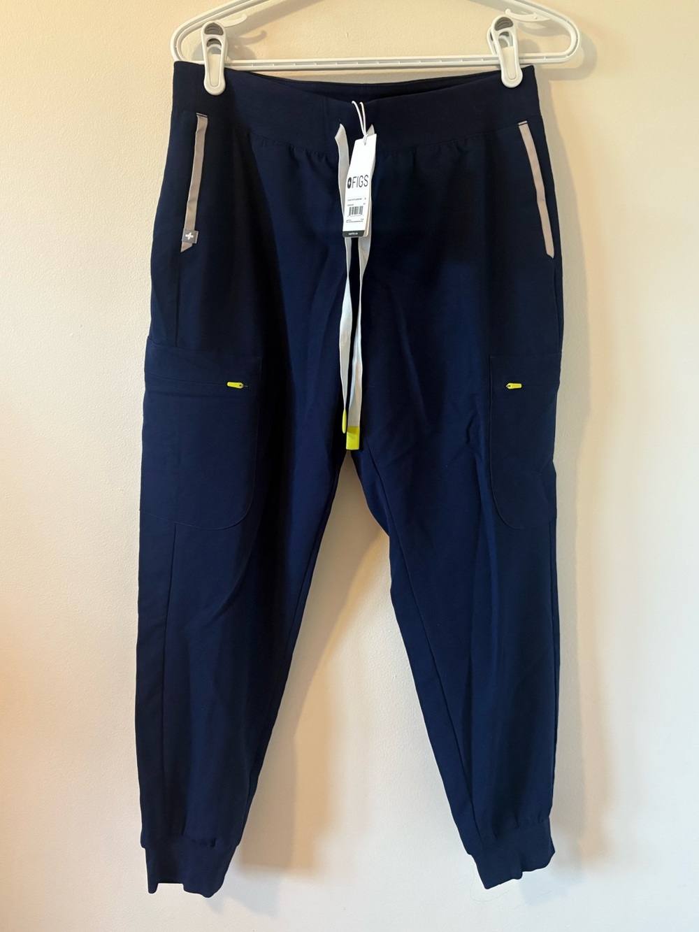 NWT FIGS muoy scrub pant women’s size M / P